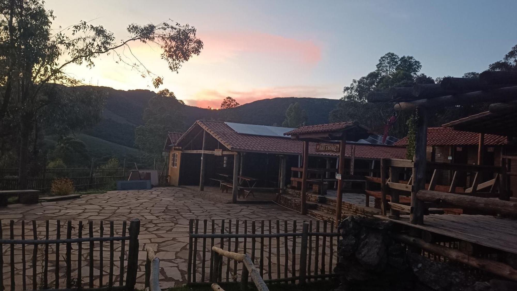 Chales E Camping Do Robinho 1 Sao Tome das Letras Luaran gambar